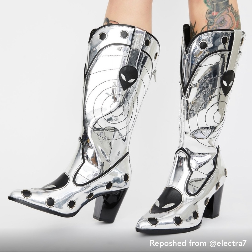 YRU Space Cowboy Boots 👽